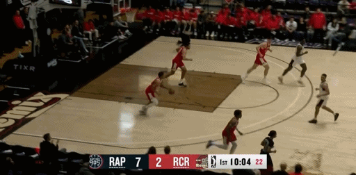 要凉！杨翰森发展联盟都打不明白了！
在今天NBA发展联盟G联赛比赛中，杨翰森高位