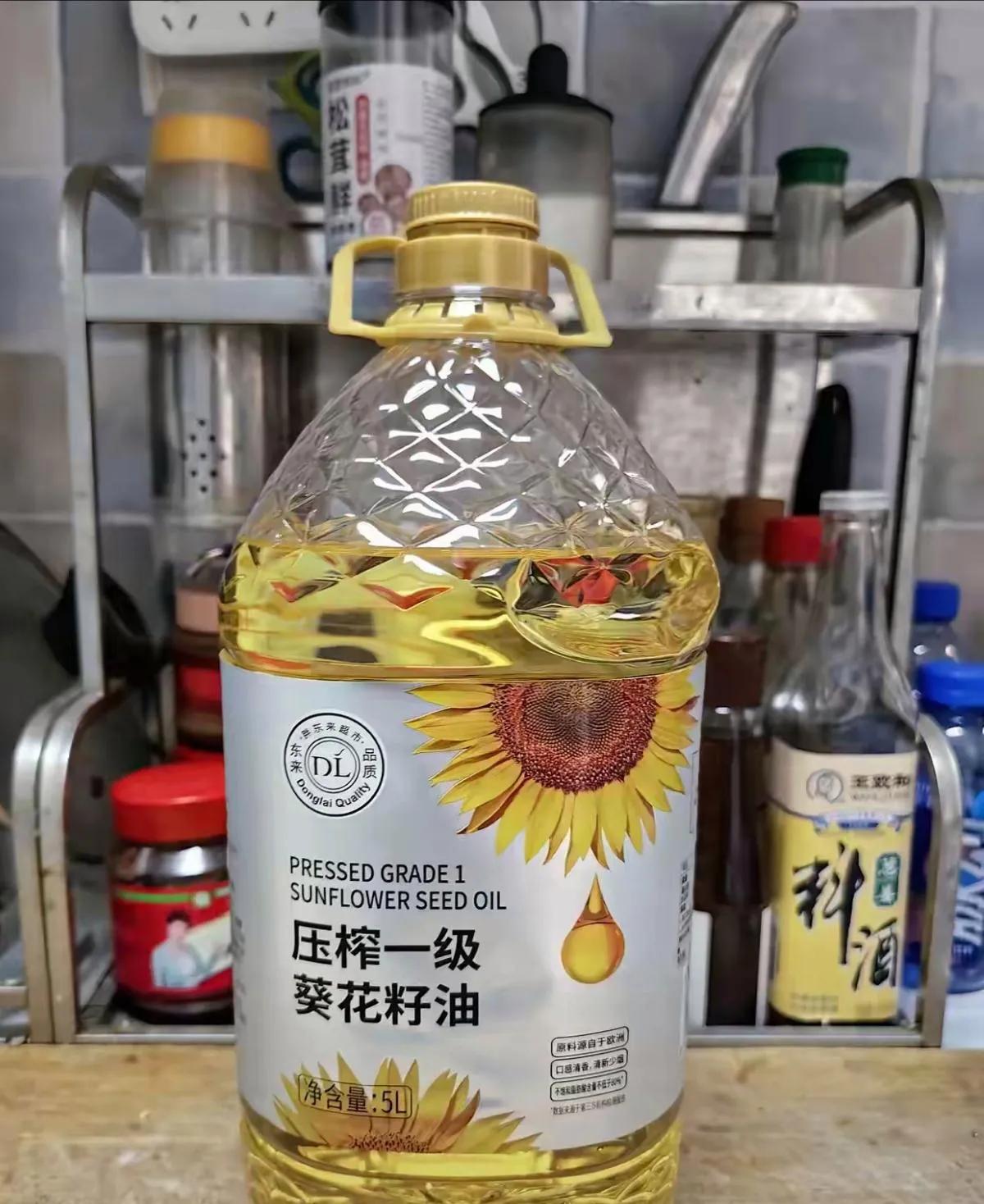 胖东来我只去过一次，之后就没再去了。那里的价格偏高，我实在不明白为何大家一直对它