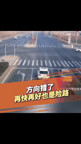 看的这些司机目瞪口呆。
“这也行。”