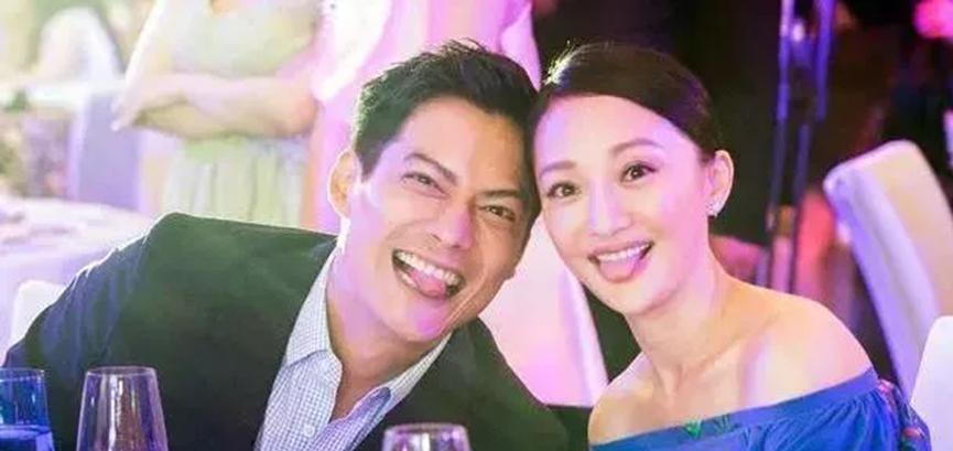 坠落的流星：贾宏声与周迅的意难平
2010年7月5日，北京的天空闷得像一块湿透的
