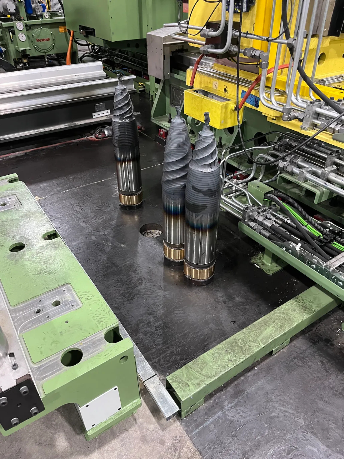 逆天通用动力尝试用原始手段将厚壁M107改造成薄壁M735然后就有了这个抽象东西