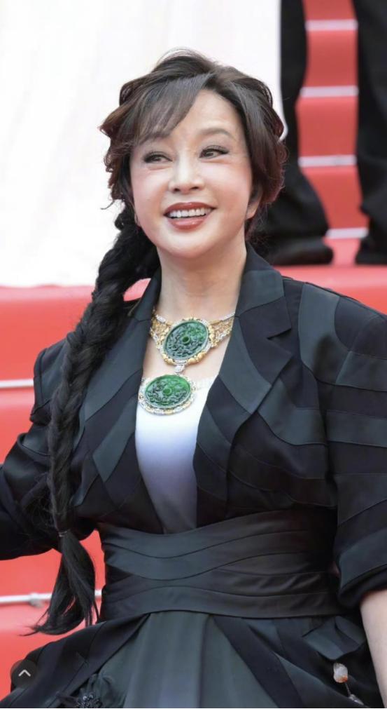 刘晓庆这回摊上事了！9月1日传来消息，深圳中院给出了终审结果，刘晓庆的上诉被直接