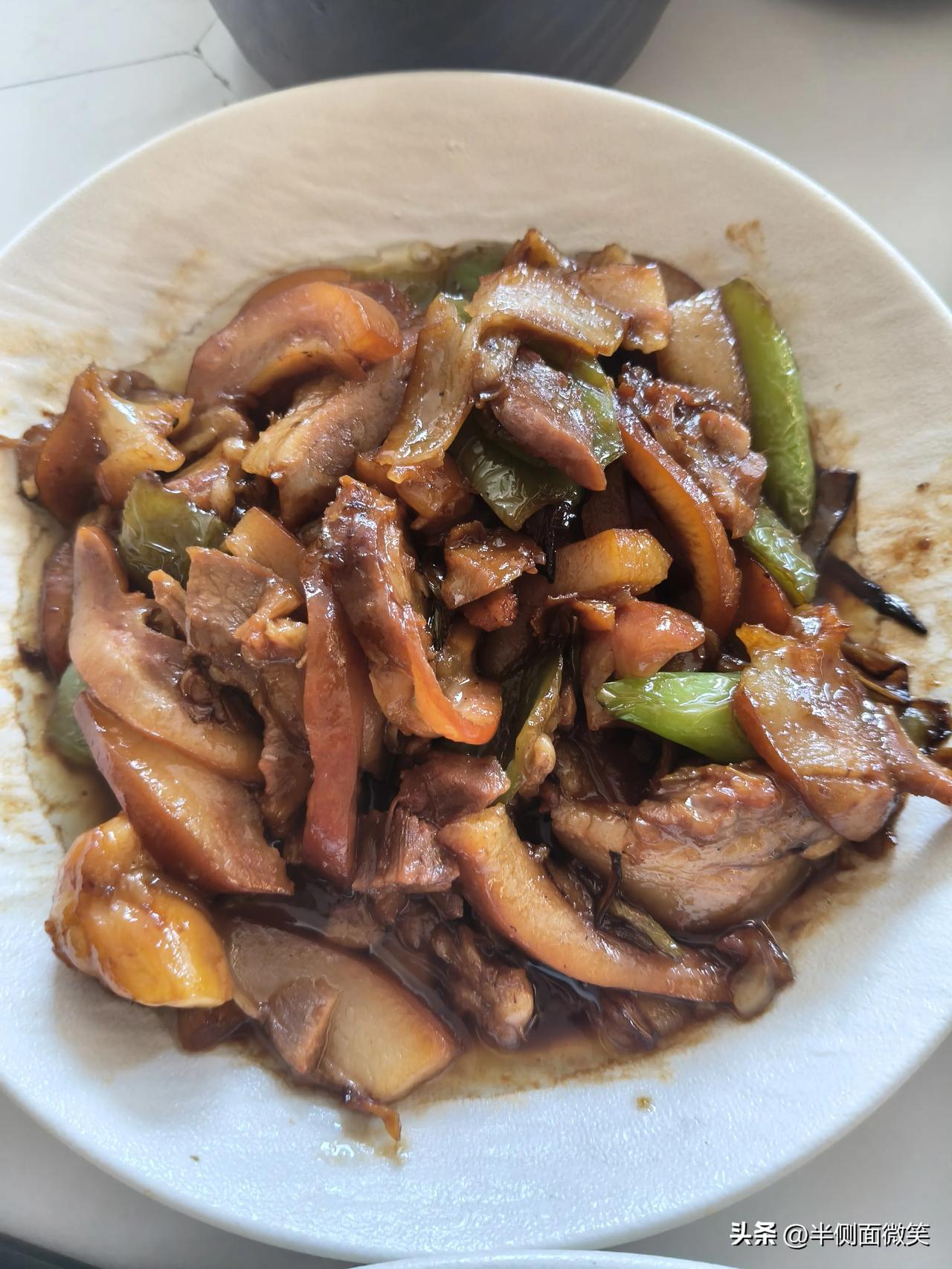 城市里的味道，有时只在于对一道菜的品尝口感所激发出来的，也许只有认真做后品尝出其