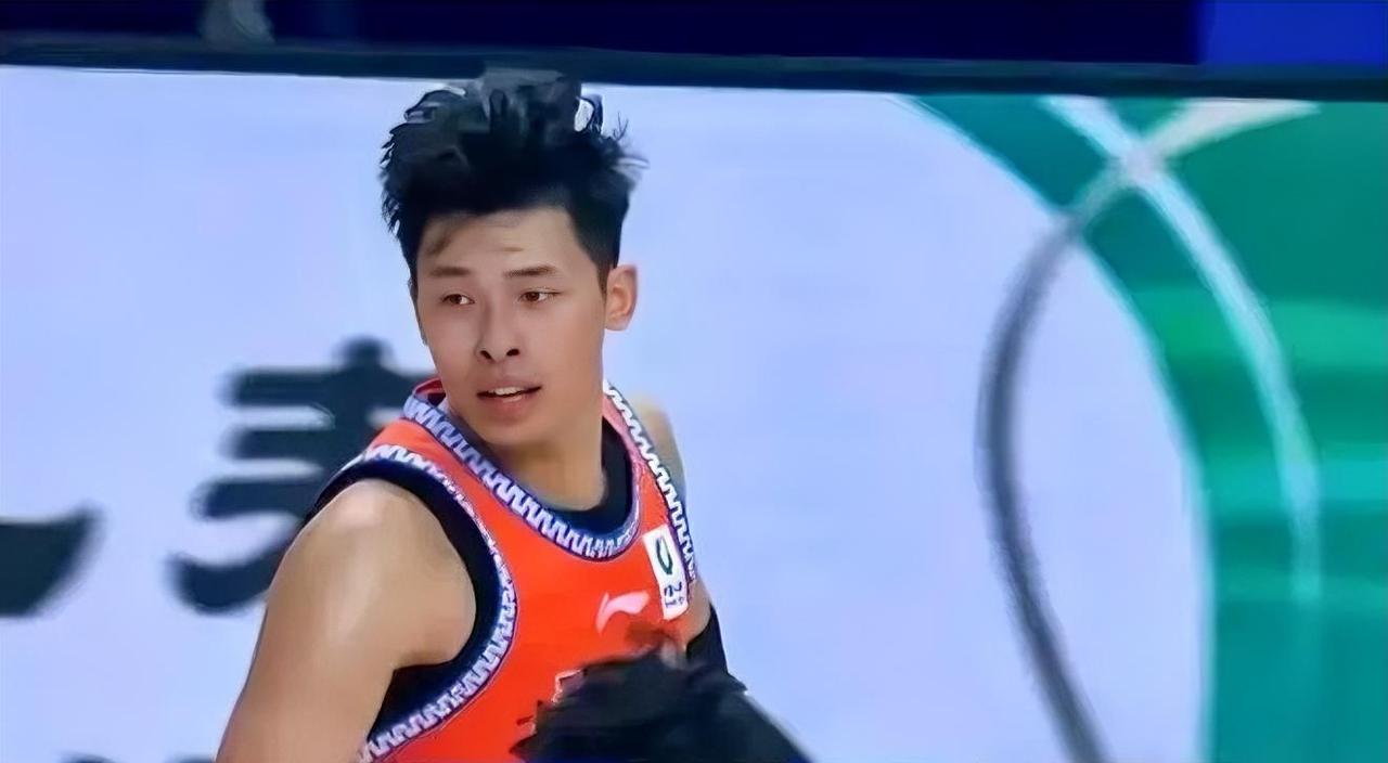 真给力！福建94-90险胜长沙勇胜，这2位球员表现优秀！
 
1.邹阳，本场发挥