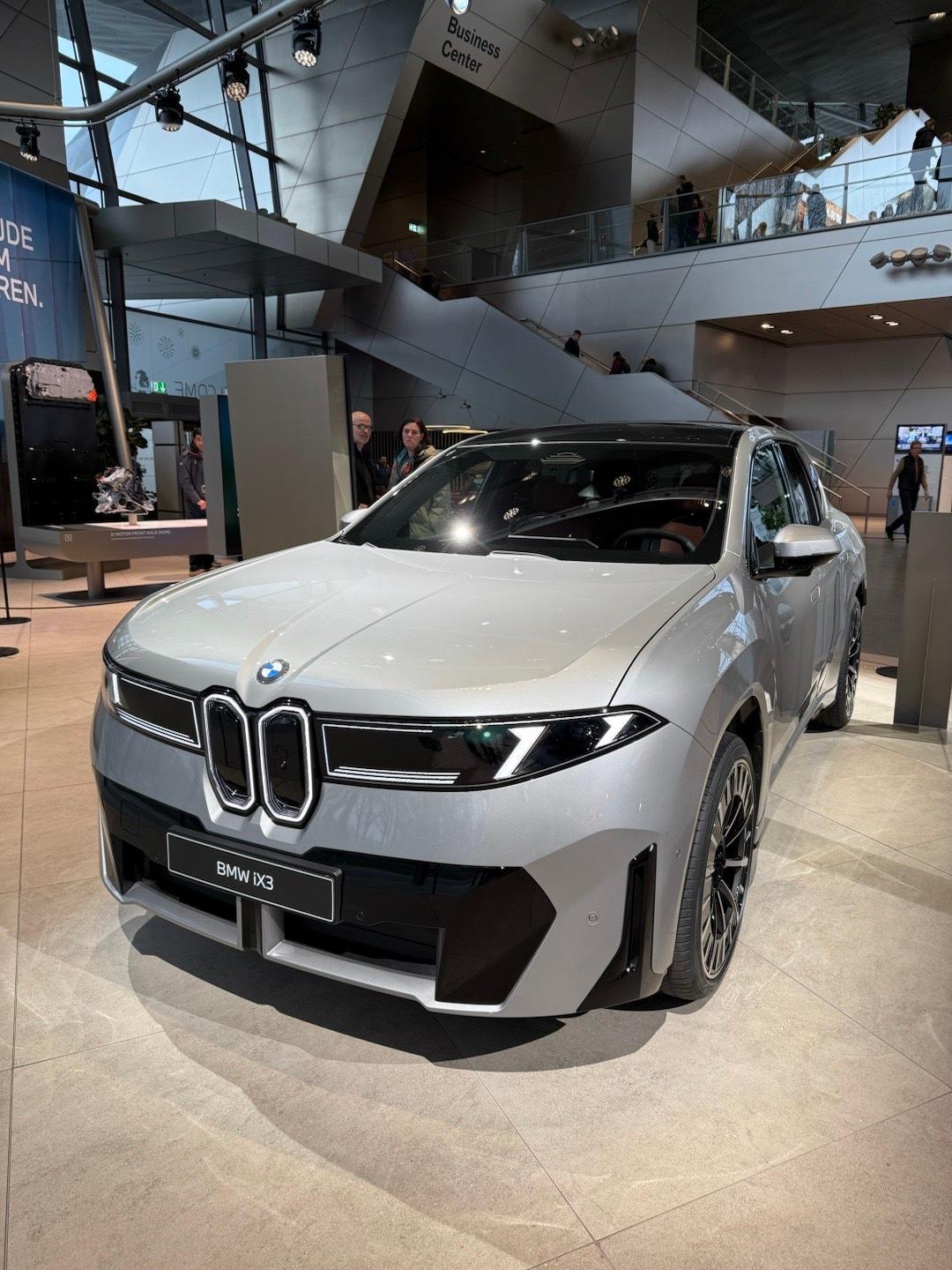 去SAP Arena滑冰，顺便去宝马世界逛了一圈 