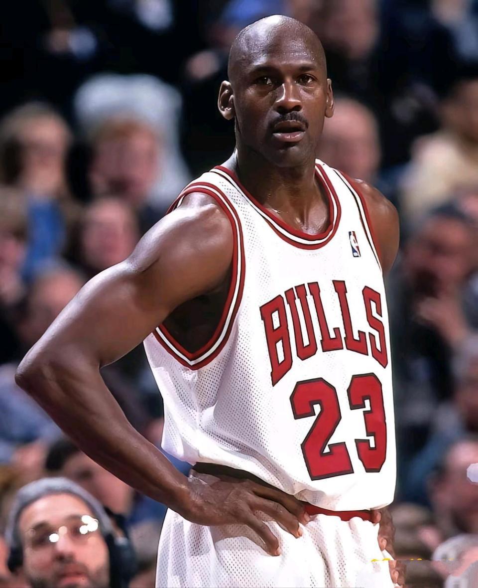 现在联盟没有乔丹接班人，为什么？

我认为是小球时代，新一代球员和乔丹风格真不一