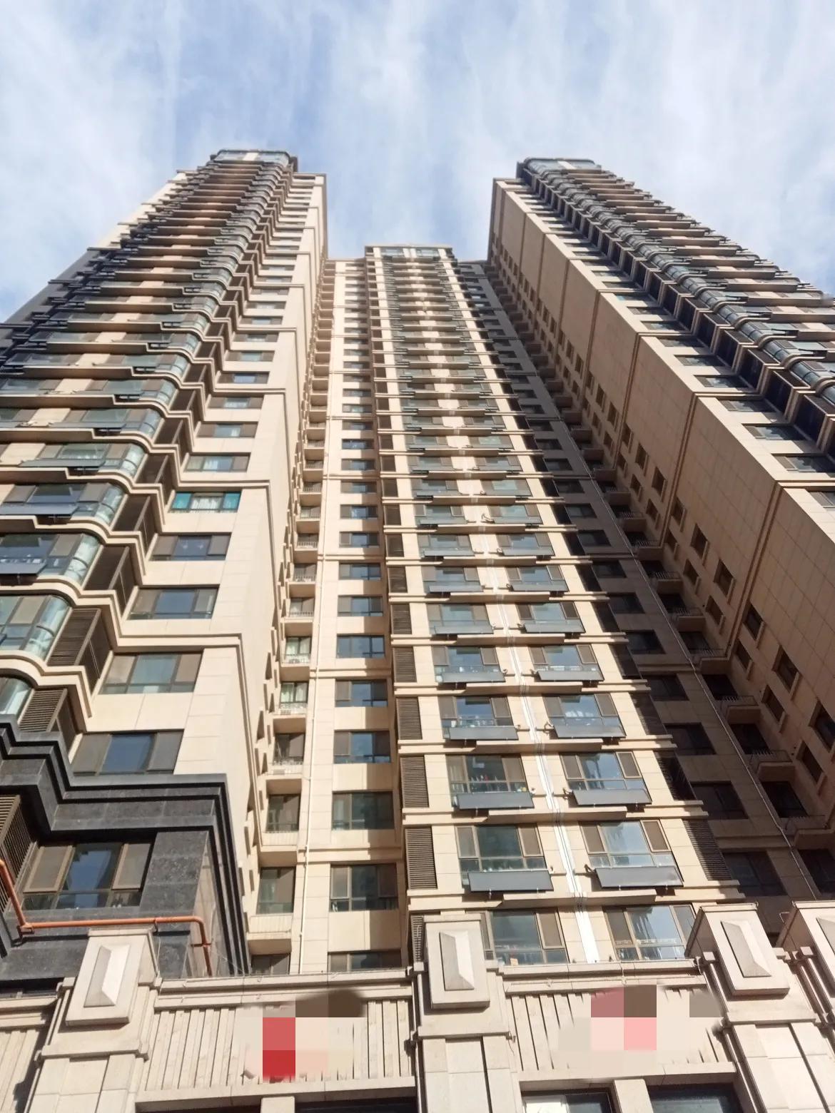 冬日生活打卡季香港的住宅高层火灾，救助太困难了，如何破局是摆在人们面前的一大课题