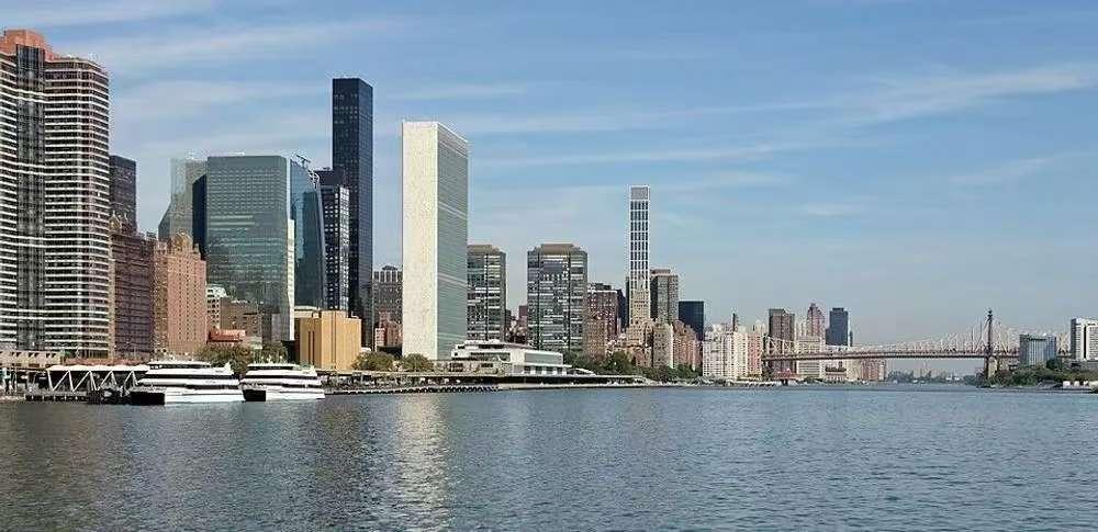 联合国大会改为成员国轮流举办，撤销纽约联合国总部，纽约只保留联合国秘书处，安理会