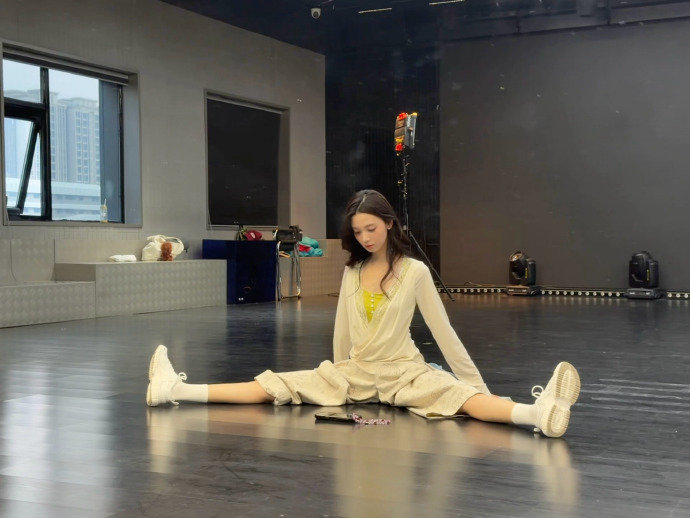 陈瑶也来浪姐了 陈瑶瑶妹不会再犹豫猛猛乘风而上 陈瑶也来浪姐了，陈瑶瑶妹不会再犹