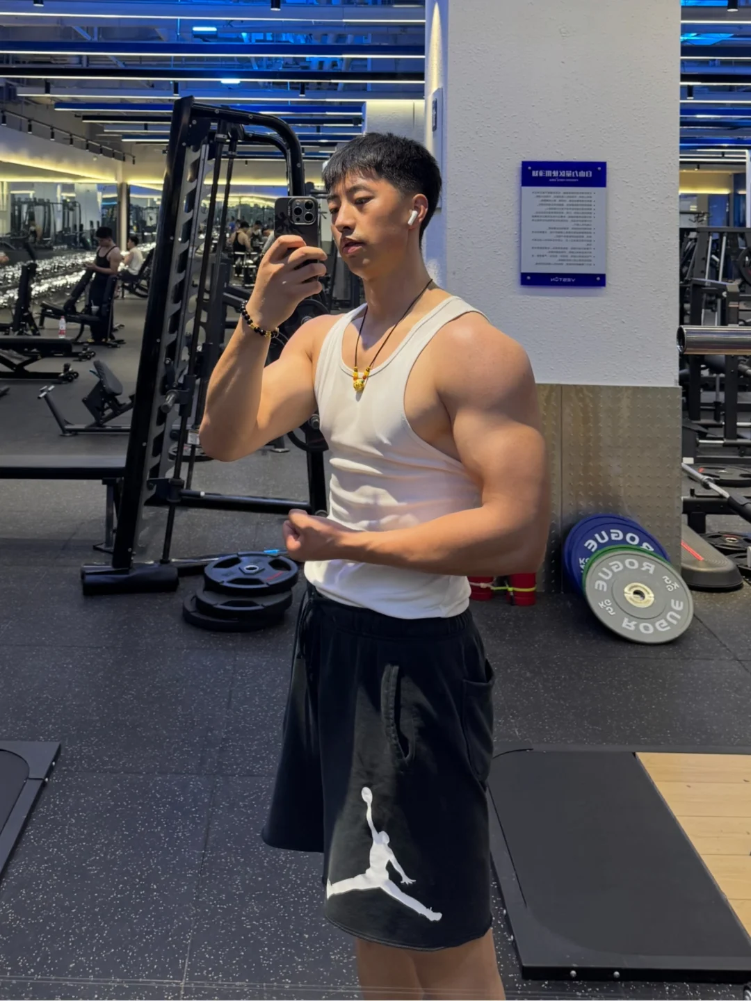 是谁的肌肉男？！