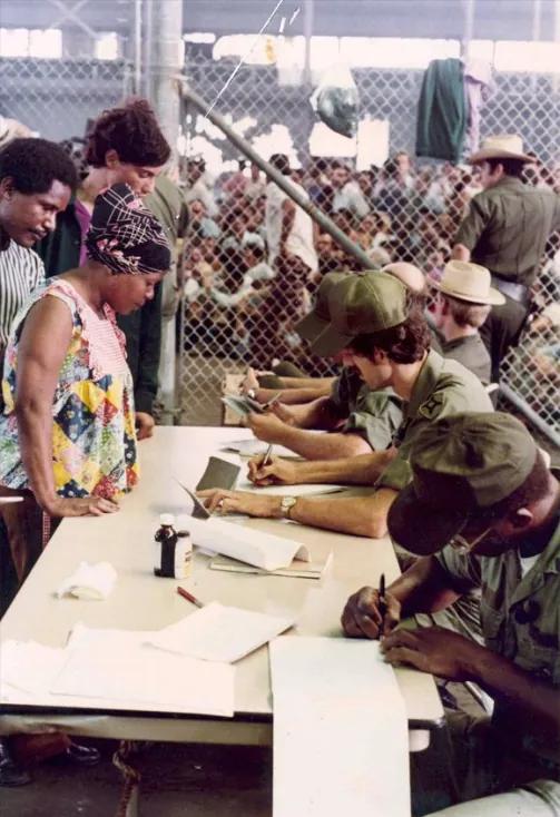 1980年，古巴的领导人卡斯特罗为了报复美国，竟然将12.5万名罪犯以及精神病患