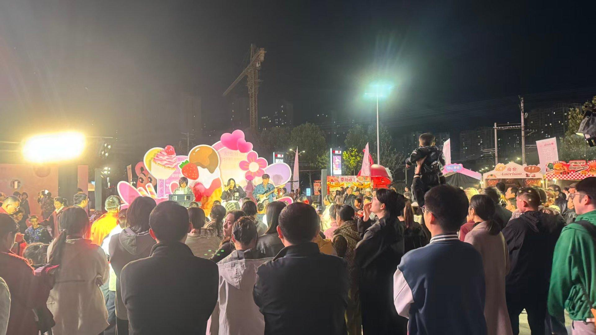 六安这地方有点甜属于六安人的甜周末上线 六安甜周末来啦！打卡本地甜品店，咬一口软