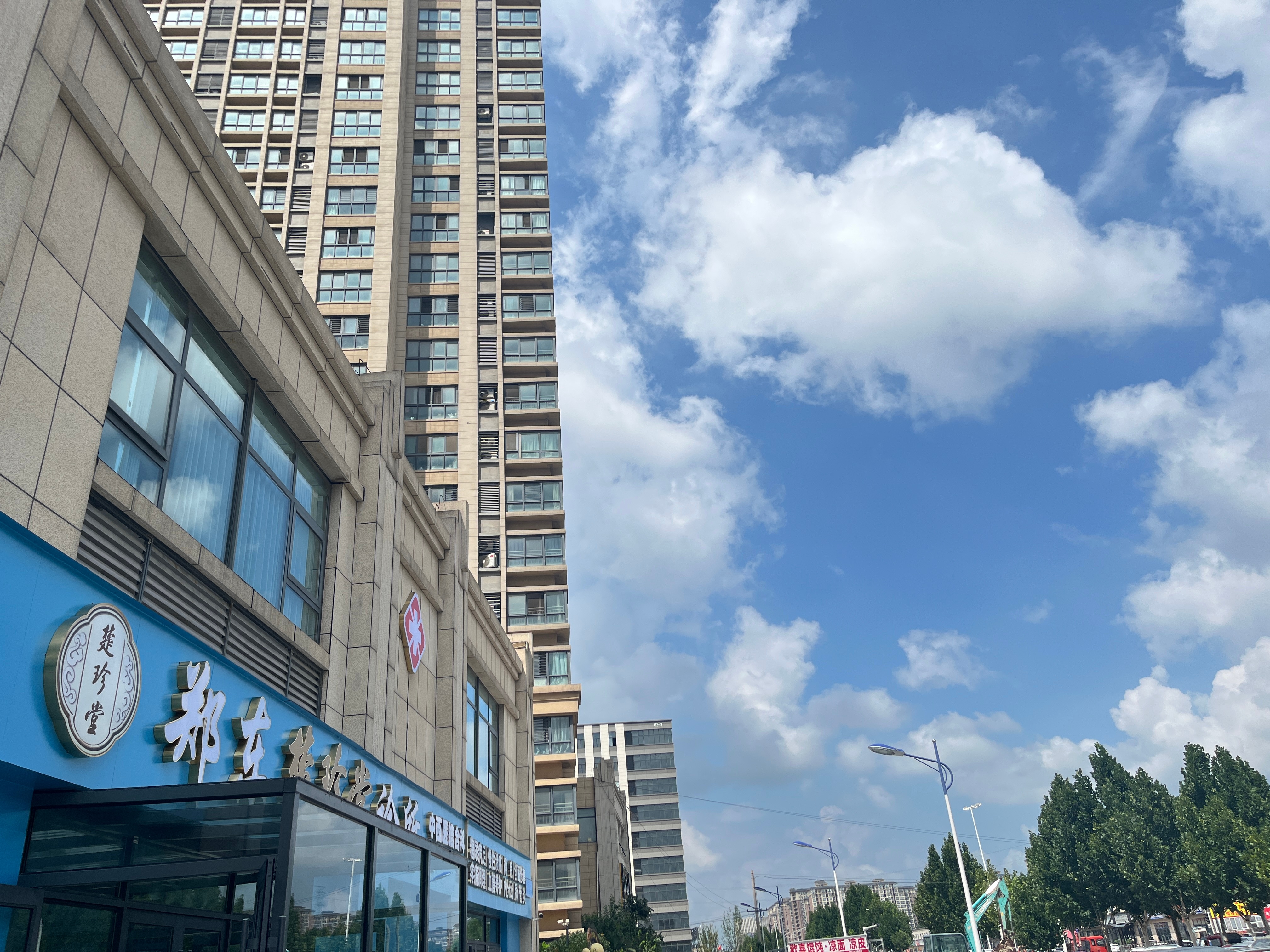 一生所求，不过你在、我在、爱在。“ 与你同行，不觉路远，尽我所能，爱你所有” 