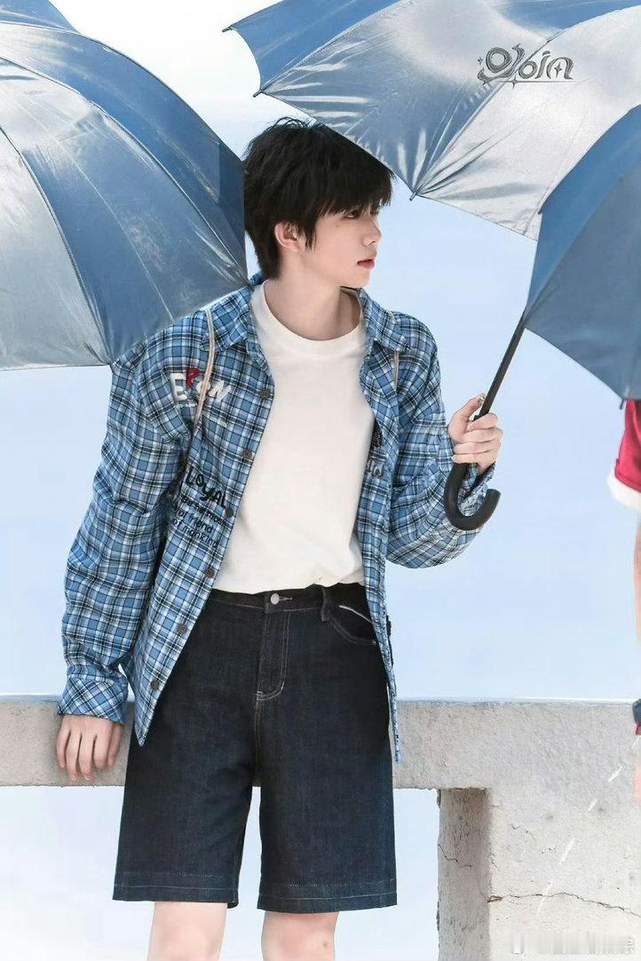 陈奕恒我们的少年时代2单人海报陈奕恒领衔主演🌿气质干净舒展，少年感浑然天成，海