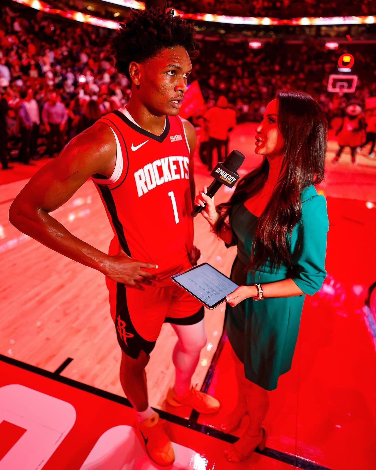 阿门·汤普森过去两场比赛数据:27 分 | 5 篮板 | 4 助攻 | 1 抢断