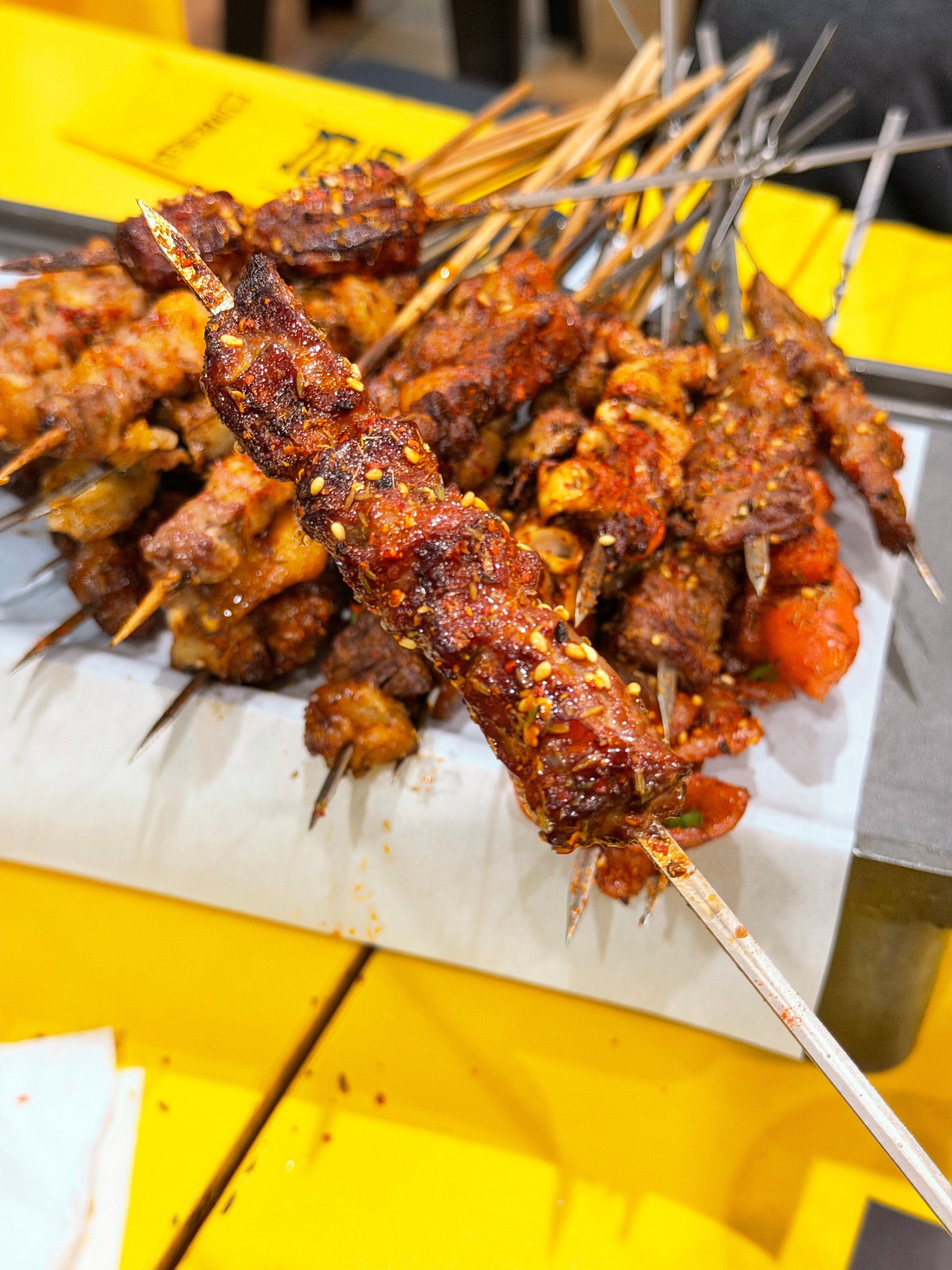 从东北回来之后感觉北京的串都没那么好吃了而且串缩小了好多 北京