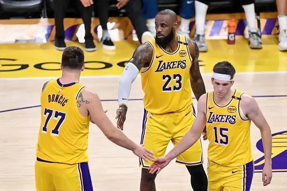 78场常规赛打完！！！湖人球员本赛季目前的总得分排行情况！！！

东契奇：打了 