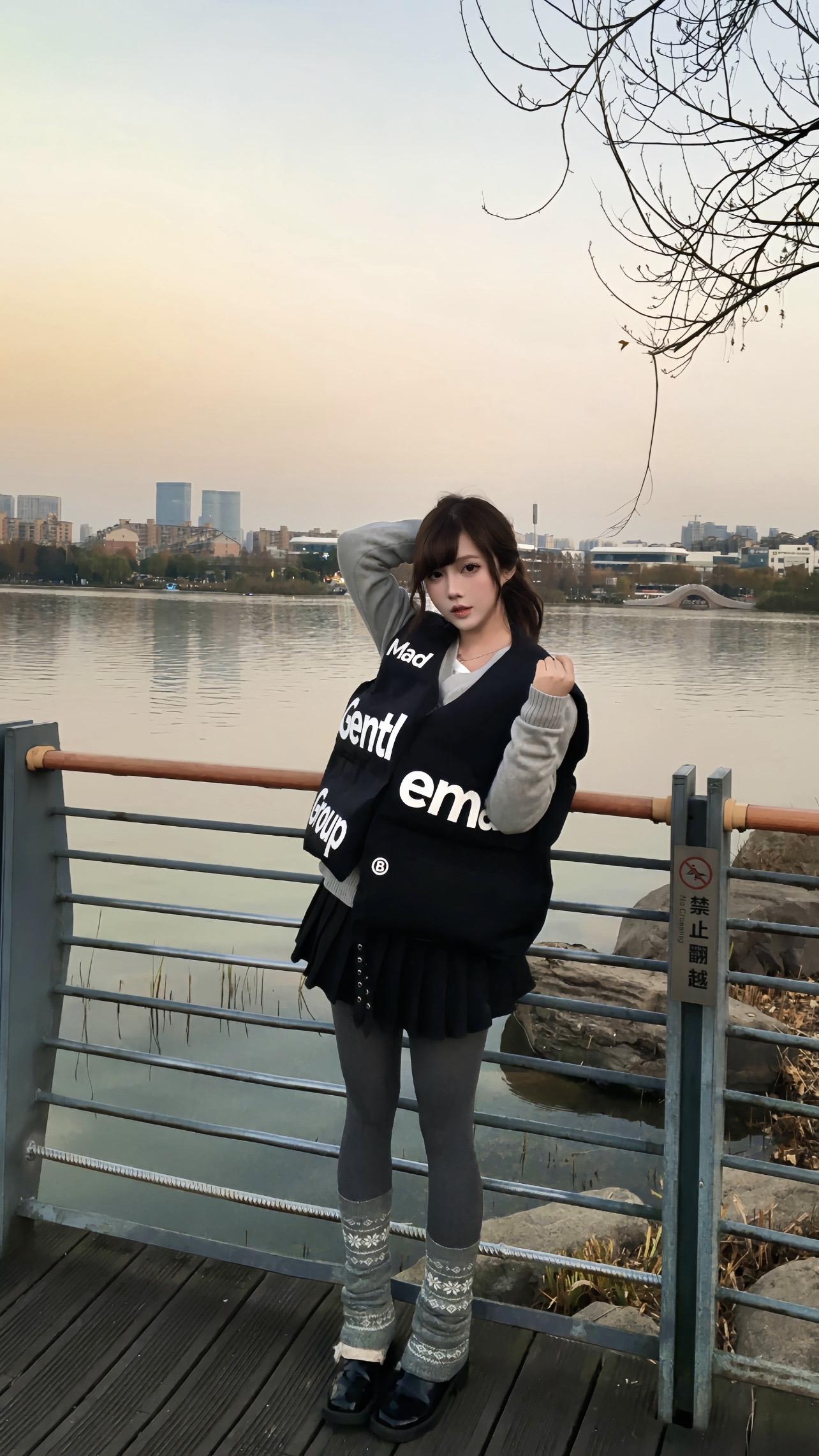 喜欢被掐脖子的可以买小一号高领毛衣穿