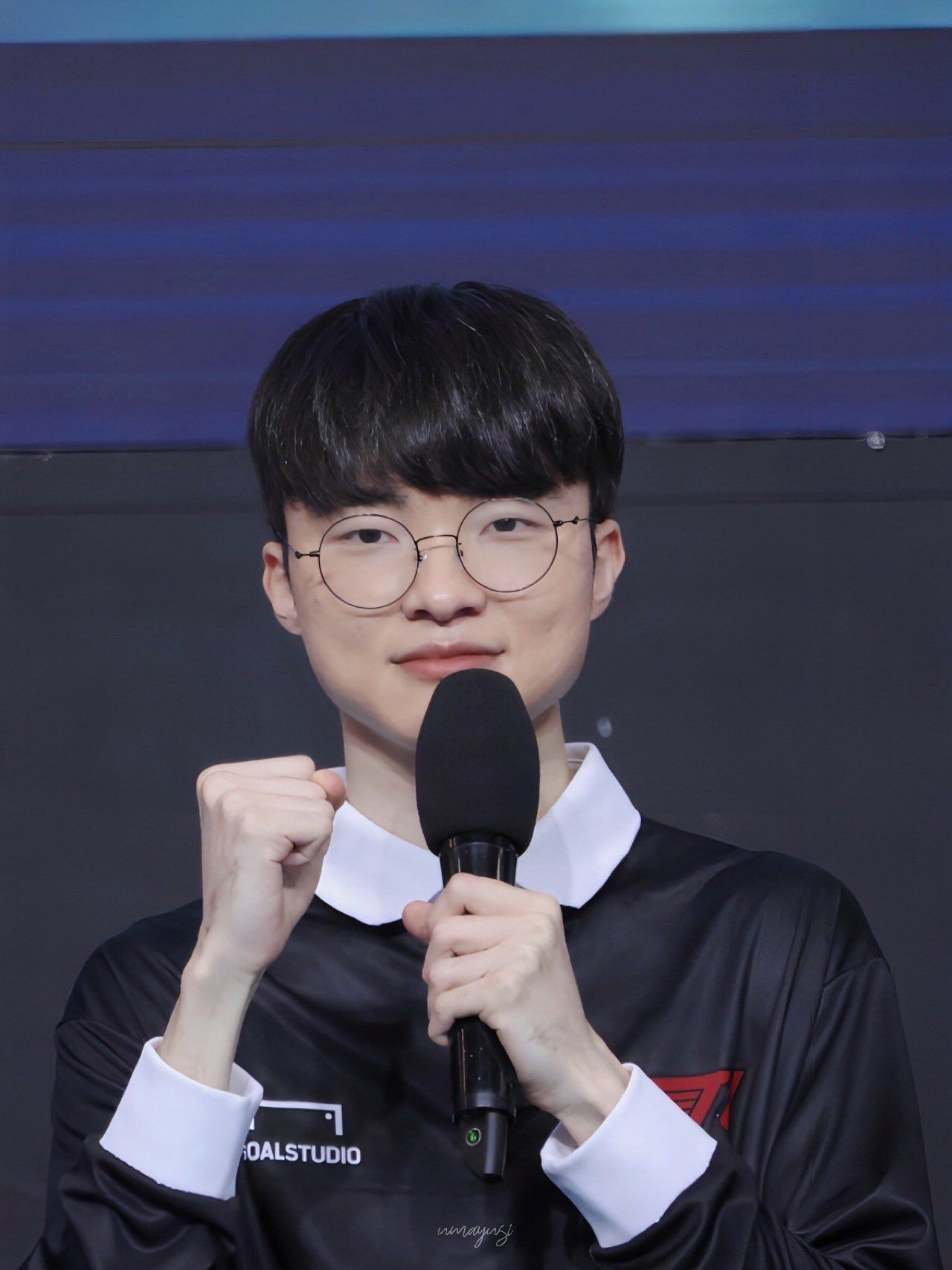 李哥回答还是那么稳当，虽然支持LPL，但是李哥就是LOL的招牌 他退役了，LOL