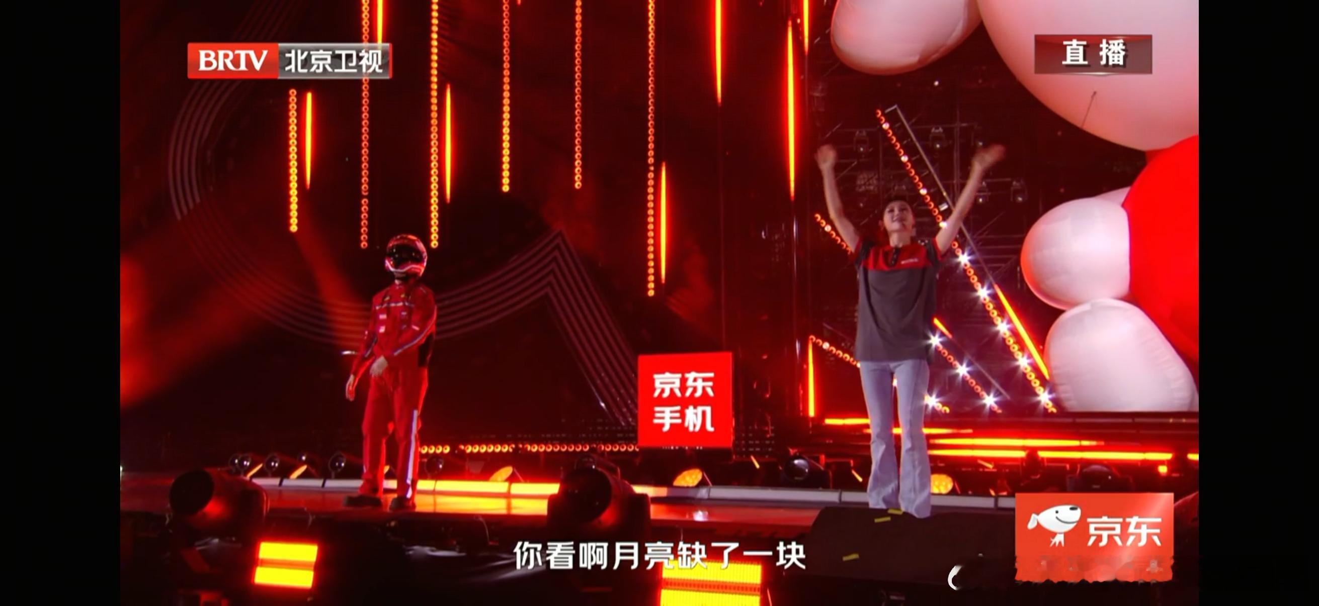 618夏日歌会《平凡的日子借一点光》这首歌，送给每个在深夜赶路的人。刘宇宁的声音