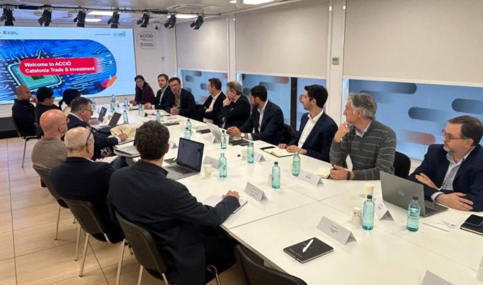 西班牙高官：我们不需要中国人过来，中国的钱来了就行。
这句话听起来十分扎心，但如