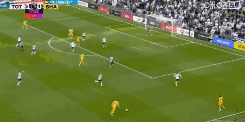 当年范佩西那记“天外飞仙”，直接将自己的名字镌刻在了英超历史之中，那画面至今回想