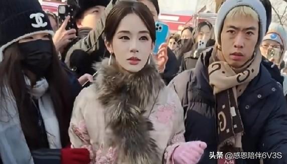 迅猛龙特蕾沙这姐们儿是真狠！熬夜直播、白天上课，连轴转还不带憔悴的，怕不是偷偷给