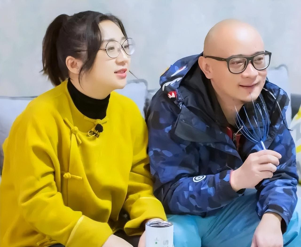 一次，记者问傅首尔:“如果真的离婚，你会给老刘5000万吗？”然而傅首尔接下来的