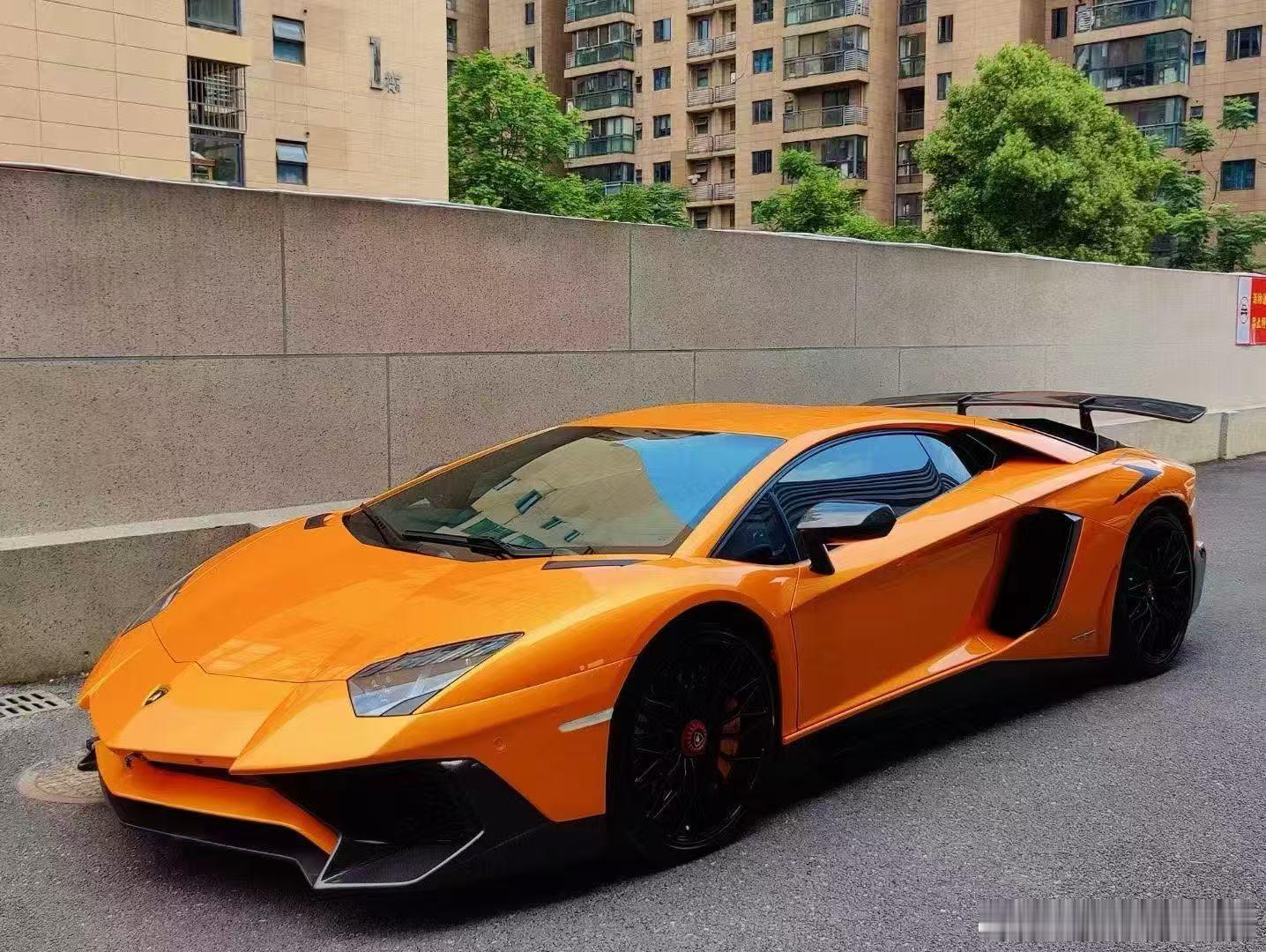 兰博基尼Lp750-4 sv 限量600台，国内保有量个位数，16年上牌，1.1