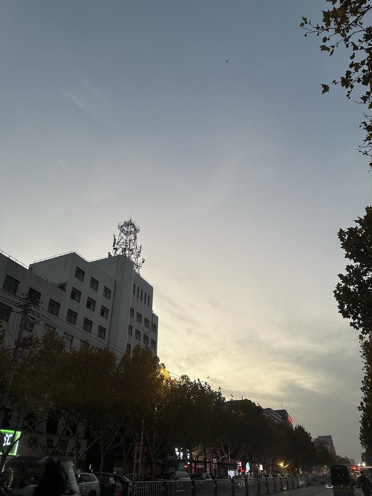 写头条并无捷径！
作品能否火爆，
做好一点至关重要！
那就是切勿搬运、抄袭！
一