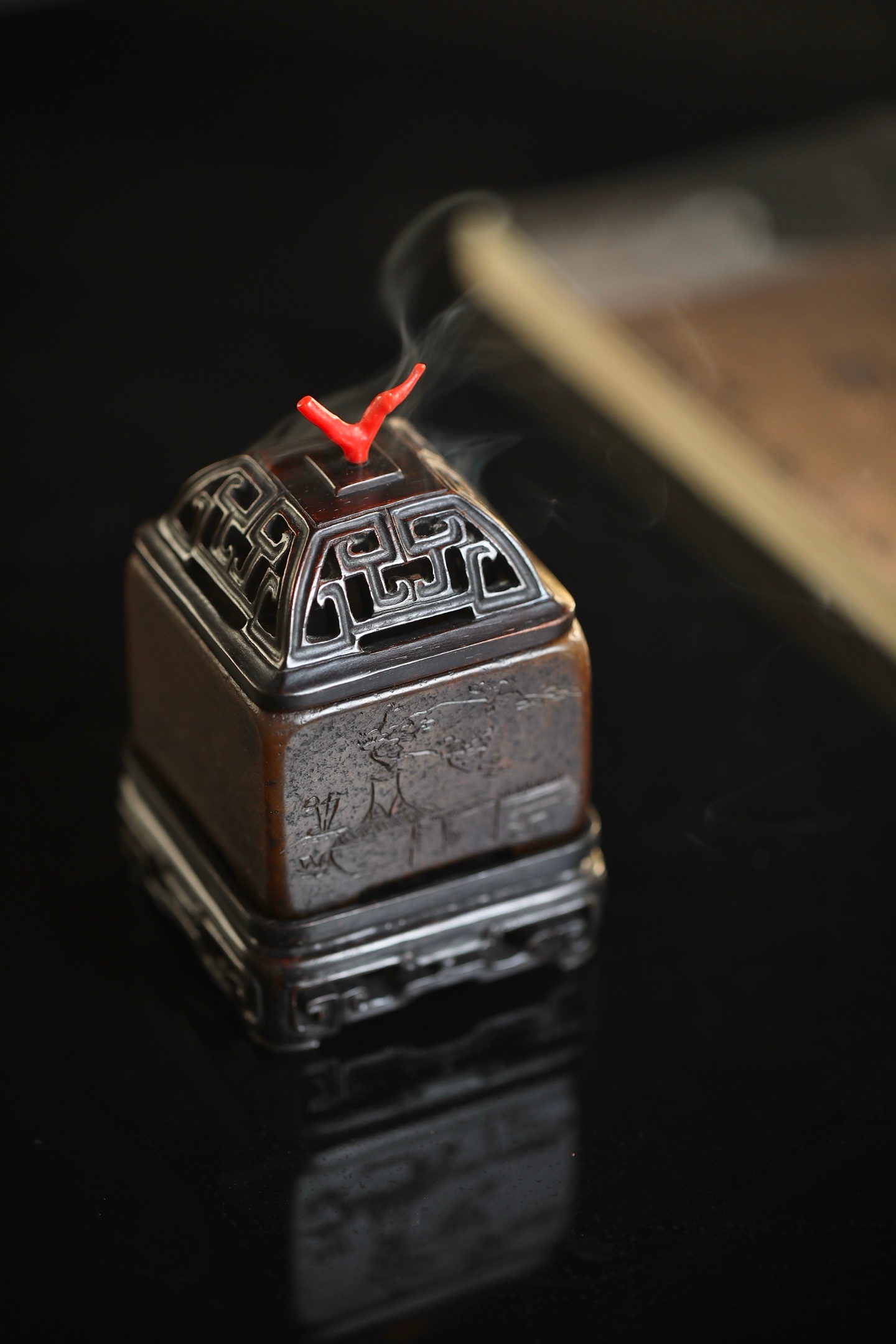 寿山石 | 香炉每一道刀痕都凝聚着匠人的心血，每一处细节都经过反复推敲。寿山石的