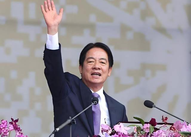 赖清德正式对国共会谈发表看法！台媒报道，赖清德昨天在民进党中执会上叫嚣称：“过去