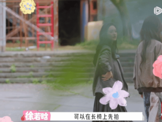 沈月在桃花坞拍了亡妻回忆录沈月独自美丽的样子，比什么都好看。 