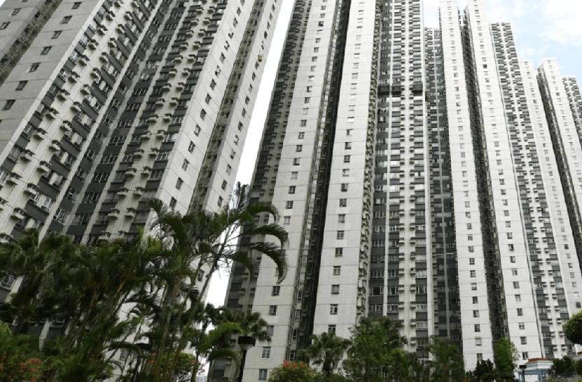 珍惜生命，香港荃湾丽城花园发生烧炭案。昨晚（5日）约7时54分，警方接获一名女子