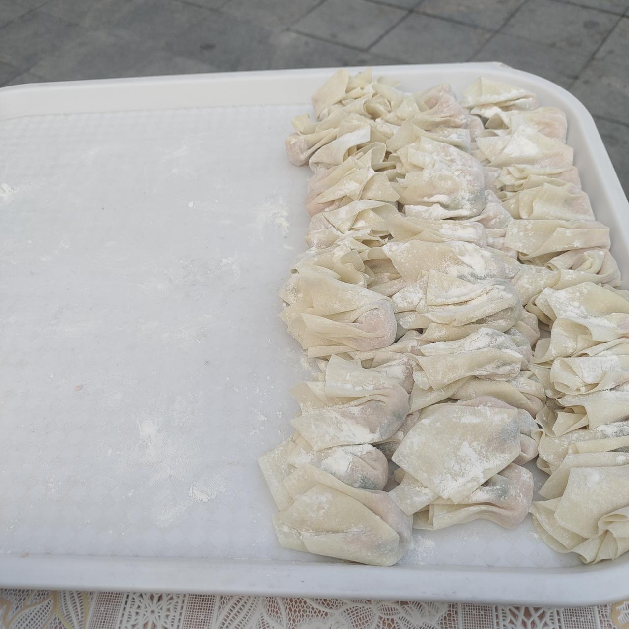 今晚吃馄饨吧！红梅亲自手工现包的哦馄饨 猪肉馄饨