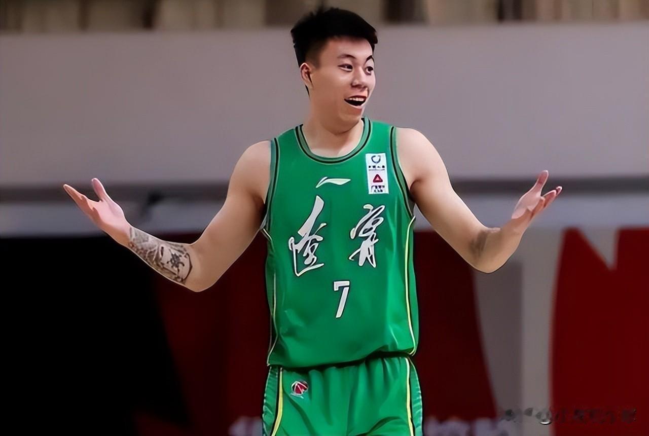 破案了！没有矛盾！张镇麟就是为了去长三角，辽宁本来想换余嘉豪

张镇麟正式转会上
