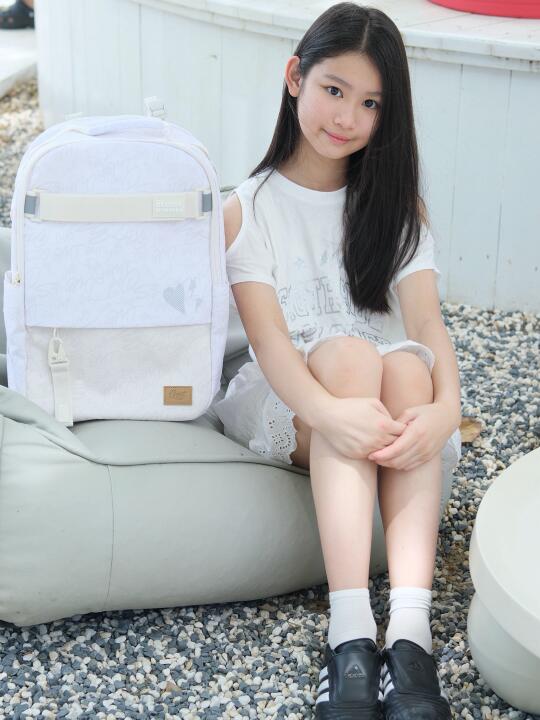 海边🏝遇到的漂亮小孩👧🏻