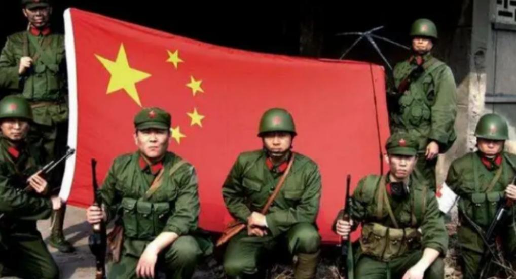 “我还有11个家庭要养！”1984年4月的一天，二级战斗英雄杜海山被自己的妻子告