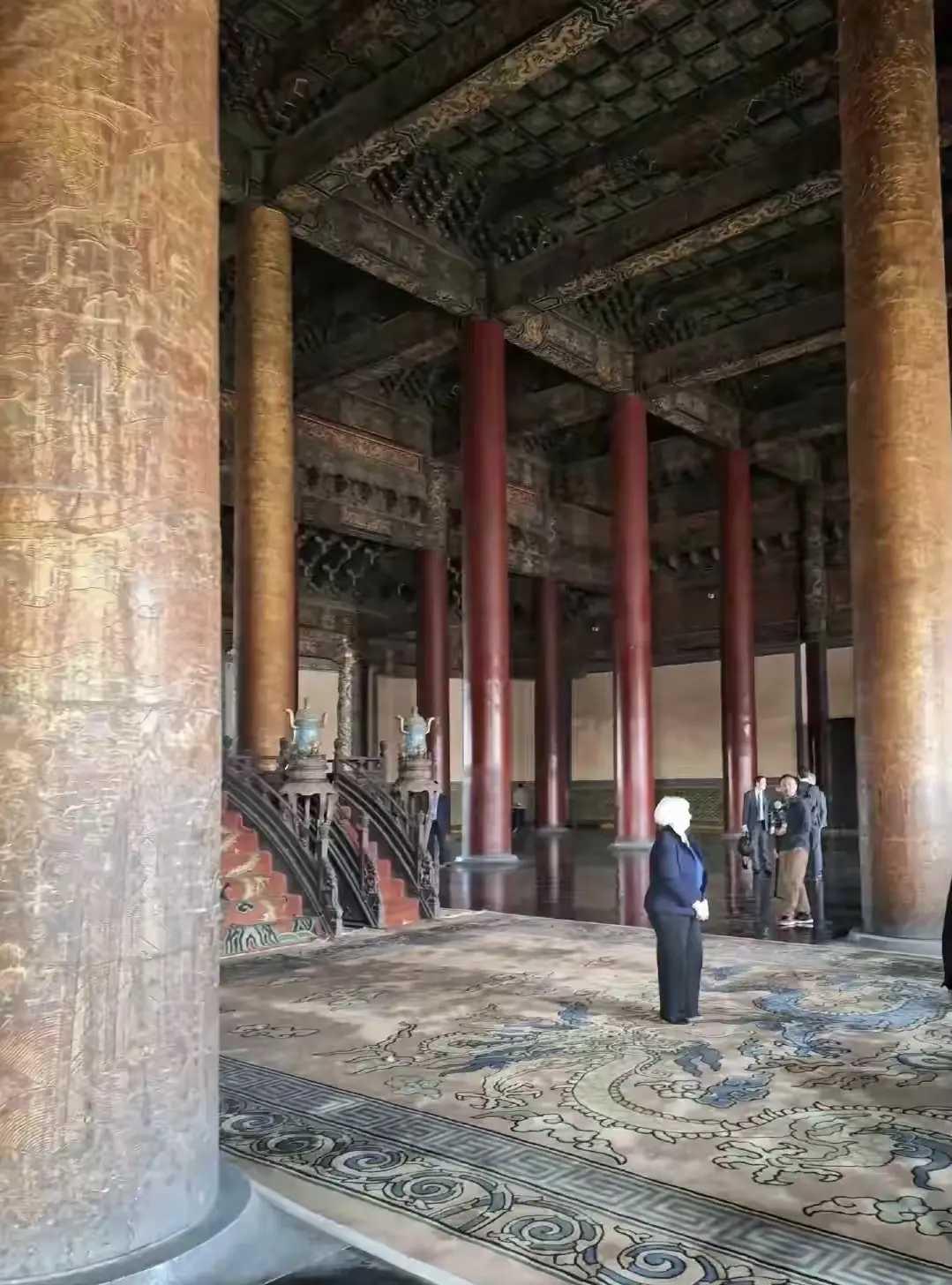 【独家：美国财长耶伦亲临九五至尊金銮宝殿，深思全球经济战略】

今日，美国财政部