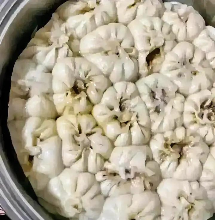 真是奇怪，我蒸的包子怎么连一点儿多余的空间都没有呢？是哪里出了问题呢？我是第一次