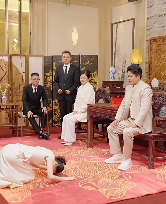 有人说，一个带货网红都收徒了，这世道真变了。
要我说，只要有一技之长，就有资格收