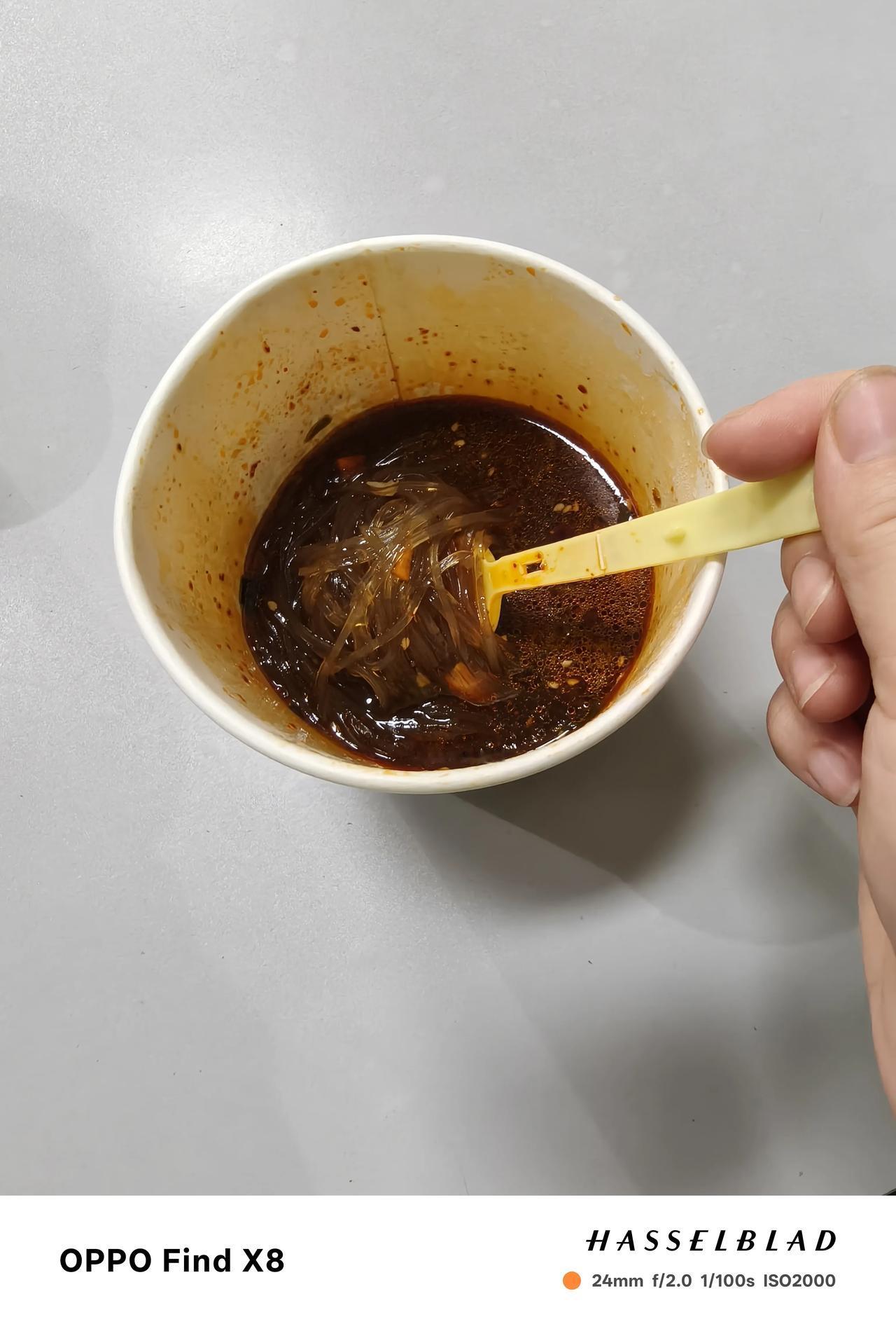 过了个寒酸的端午
别人吃大餐，我吃方便粉丝，
朋友们，你们今天吃的啥？