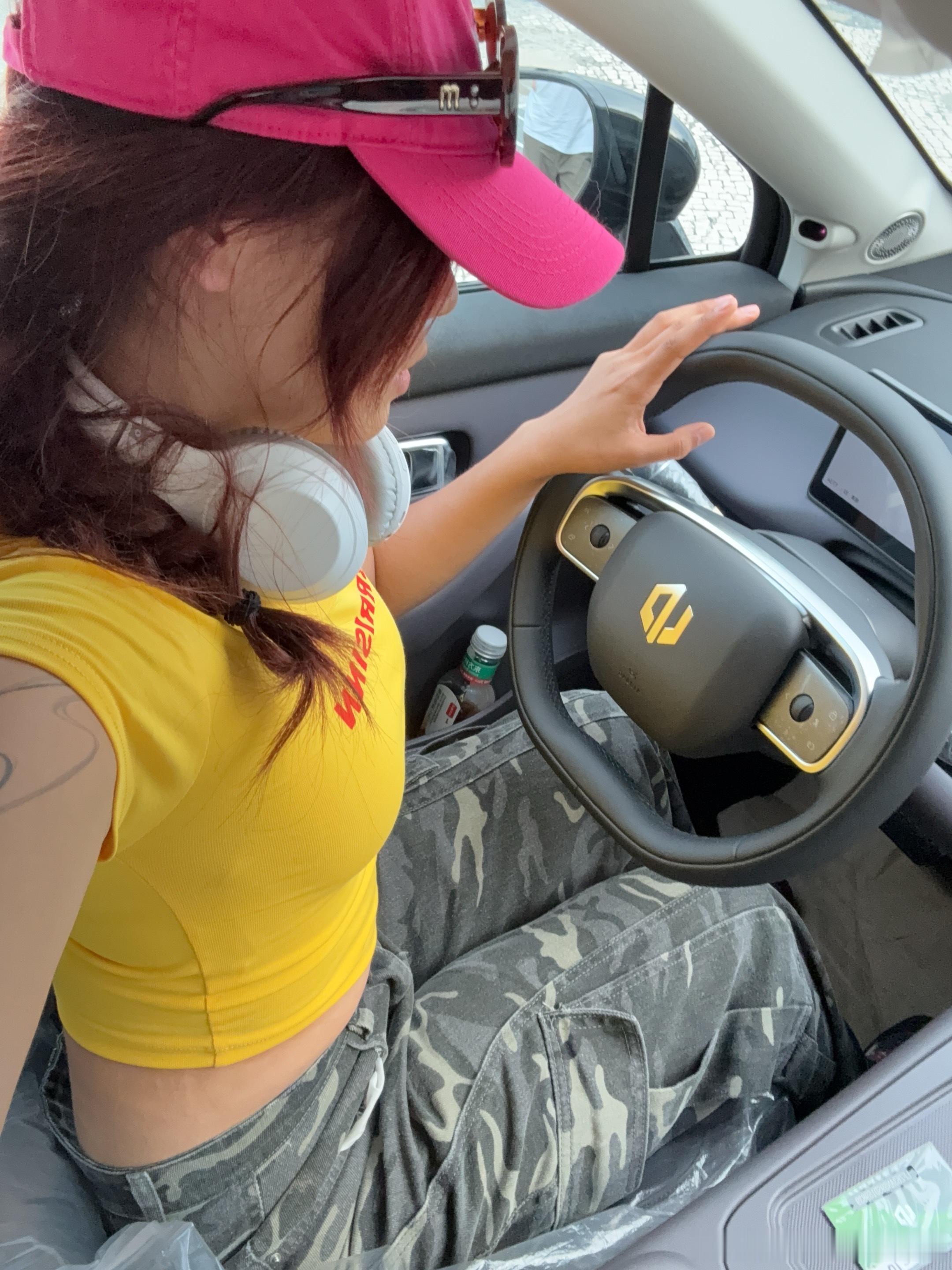 在澳门🇲🇴开到一台右舵的小零耶～零跑澳门