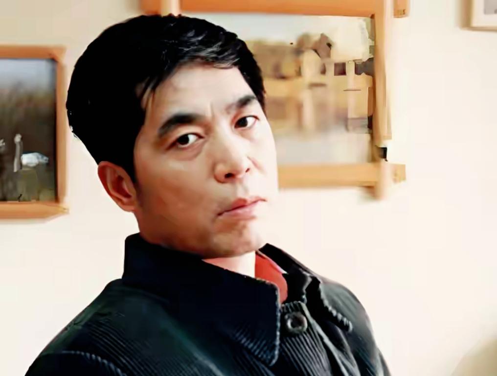 著名作家梁晓声的小姨20多岁时，未婚怀孕，誓死不说孩子的父亲是谁，最后被开除，生