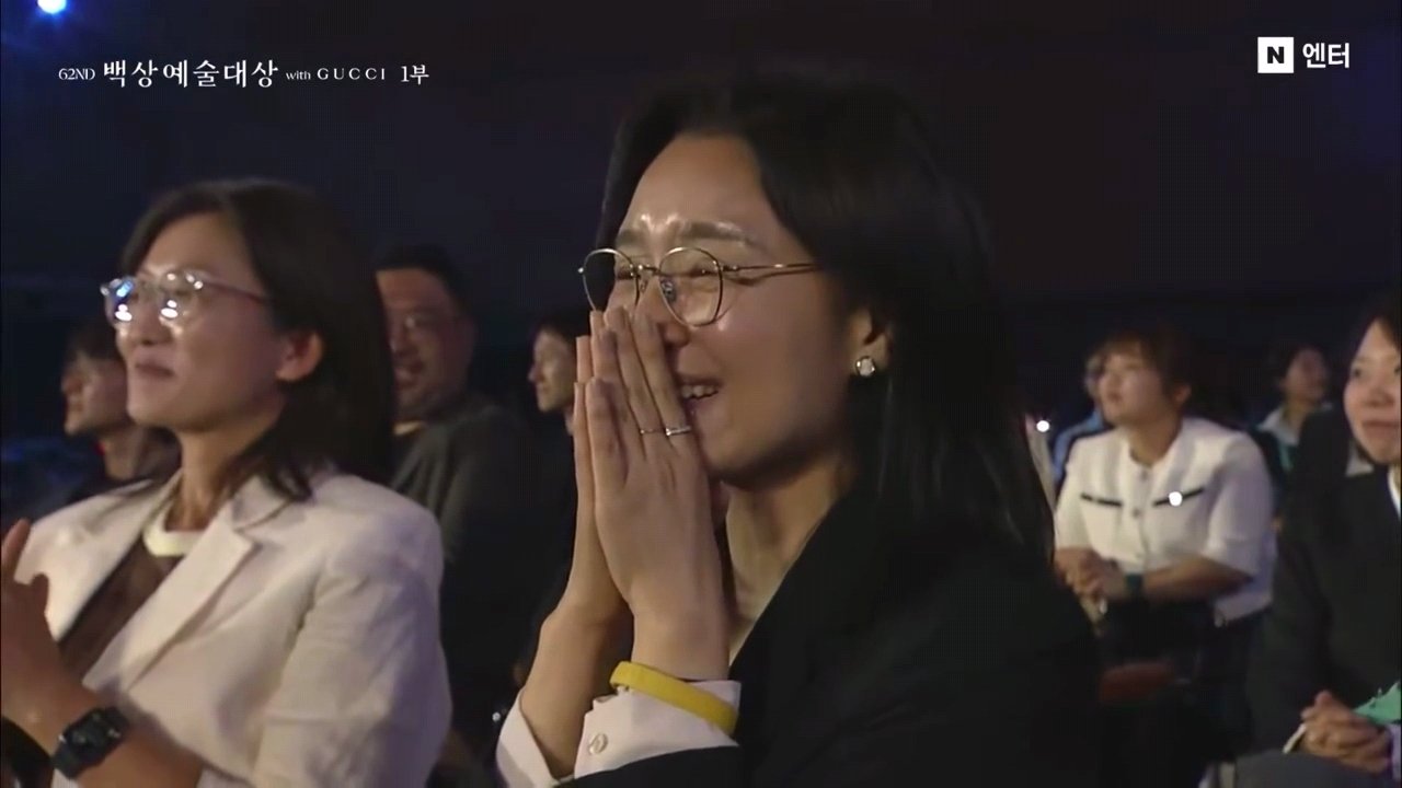 世界的主人女主获奖感言徐粹彬获奖感言百想新人《世界的主人》女主徐粹彬获奖感言，「