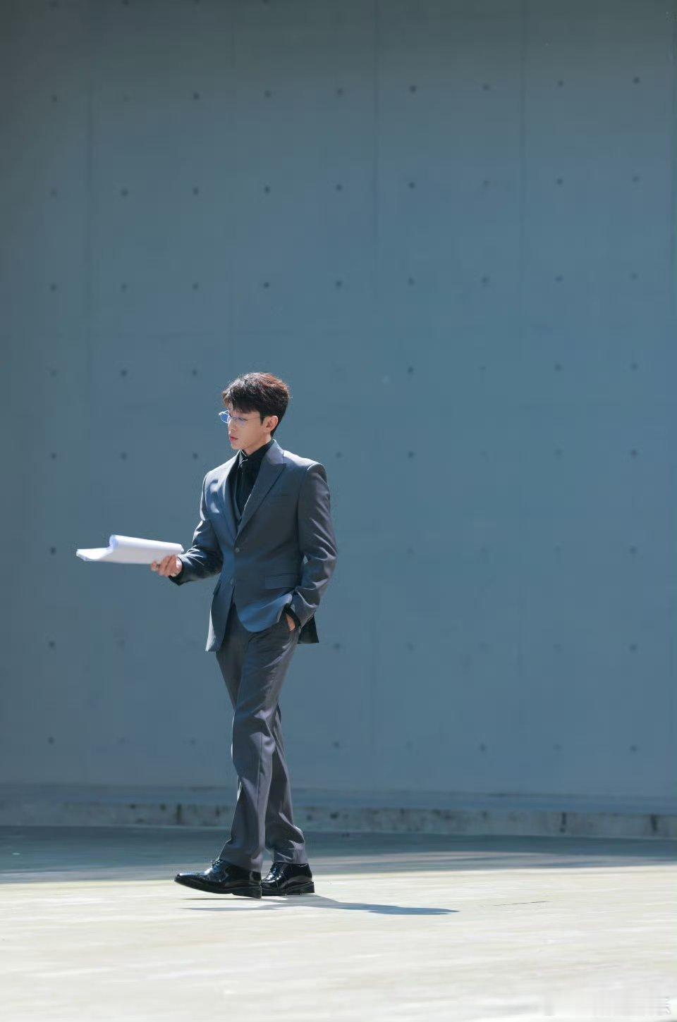 代旭粉丝破100万恭喜代旭粉丝破100万！代旭粉丝破一百万代旭晒照告别裴轸