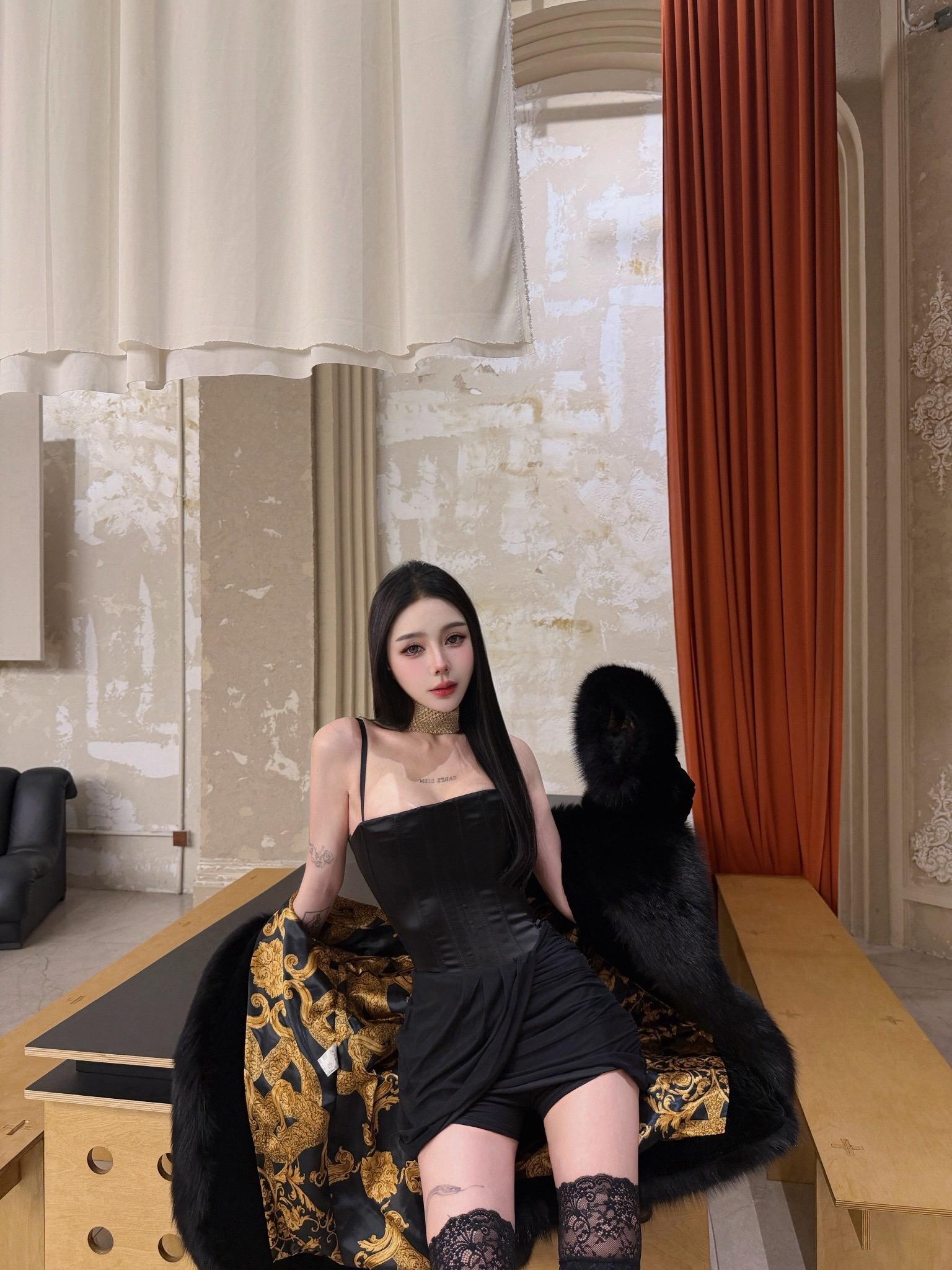 骗你的 其实我不喜欢后面 只是因为不想看见你的脸