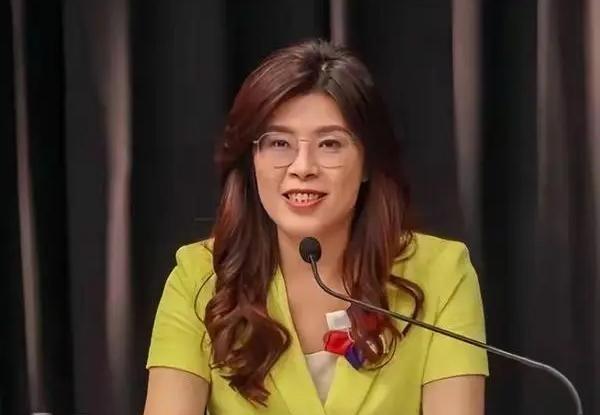 要我说，两千多万台湾人，最勇敢的人不是邱毅，洪秀柱，郁慕明，也不是高安国，馆长陈