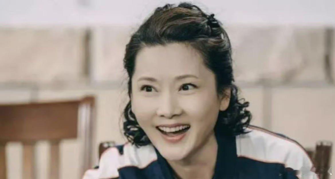 恭喜张晚意找到“同皂中人”！何赛飞在《一路繁花2》中无肥皂无安全感，几十年来洗脸