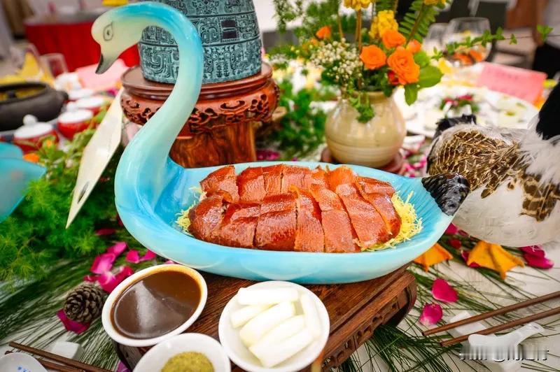 班级考全校第一 历史老师请吃烤鸭 班级考全校第一
历史老师请吃烤鸭
如今老师真会